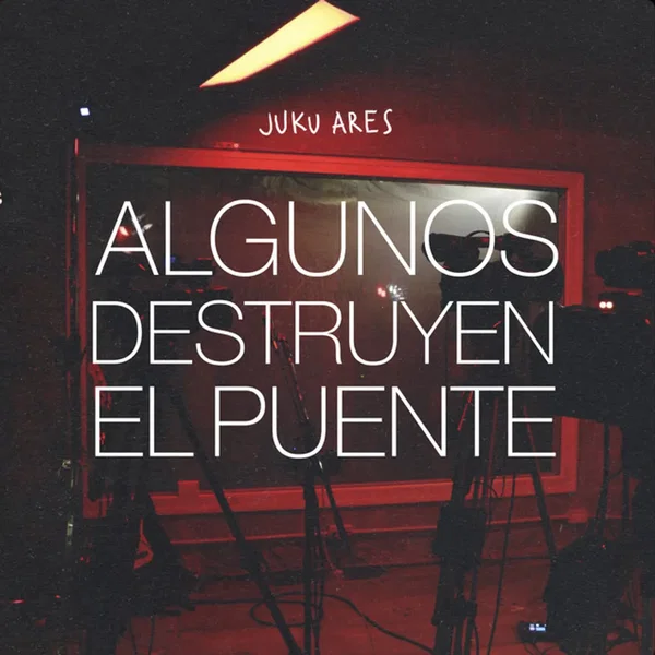 Algunos destruyen el puente