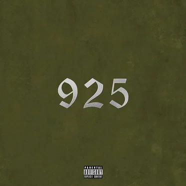 925