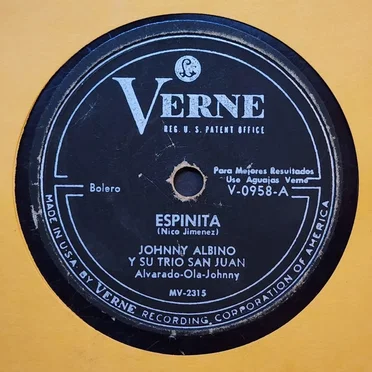 Espinita / Naturalmente by Johnny Albino y su Trío San Juan - album cover