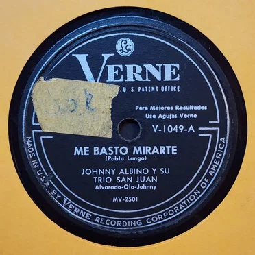 Me bastó mirarte / Esposa by Johnny Albino y su Trío San Juan - album cover