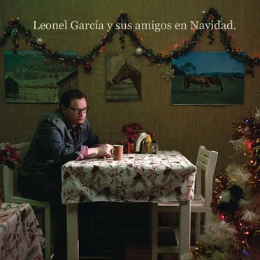 Leonel García y sus amigos en Navidad